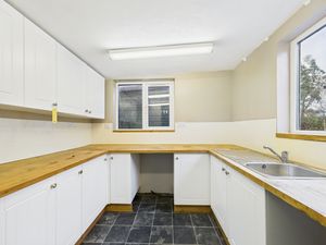 Photo 7- click for photo gallery